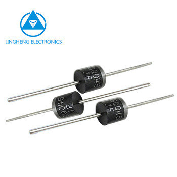 10SQ050/12SQ045/15SQ045/20SQ045/25SQ045/30SQ045 Réctificateur de barrière Schottky pour diode de contournement solaire dans le paquet R-6